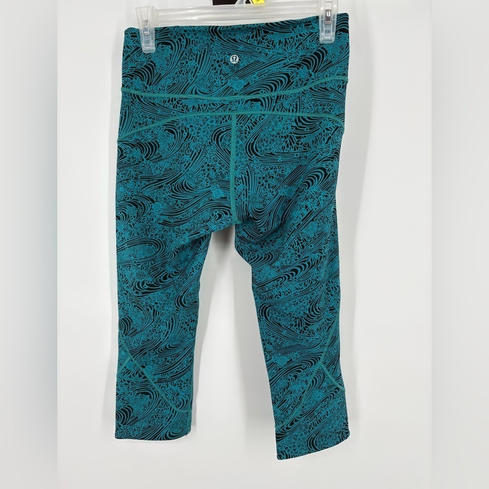 Lululemon In Movement Crop *Everlux 19" Kitakami Spirit Green Black
